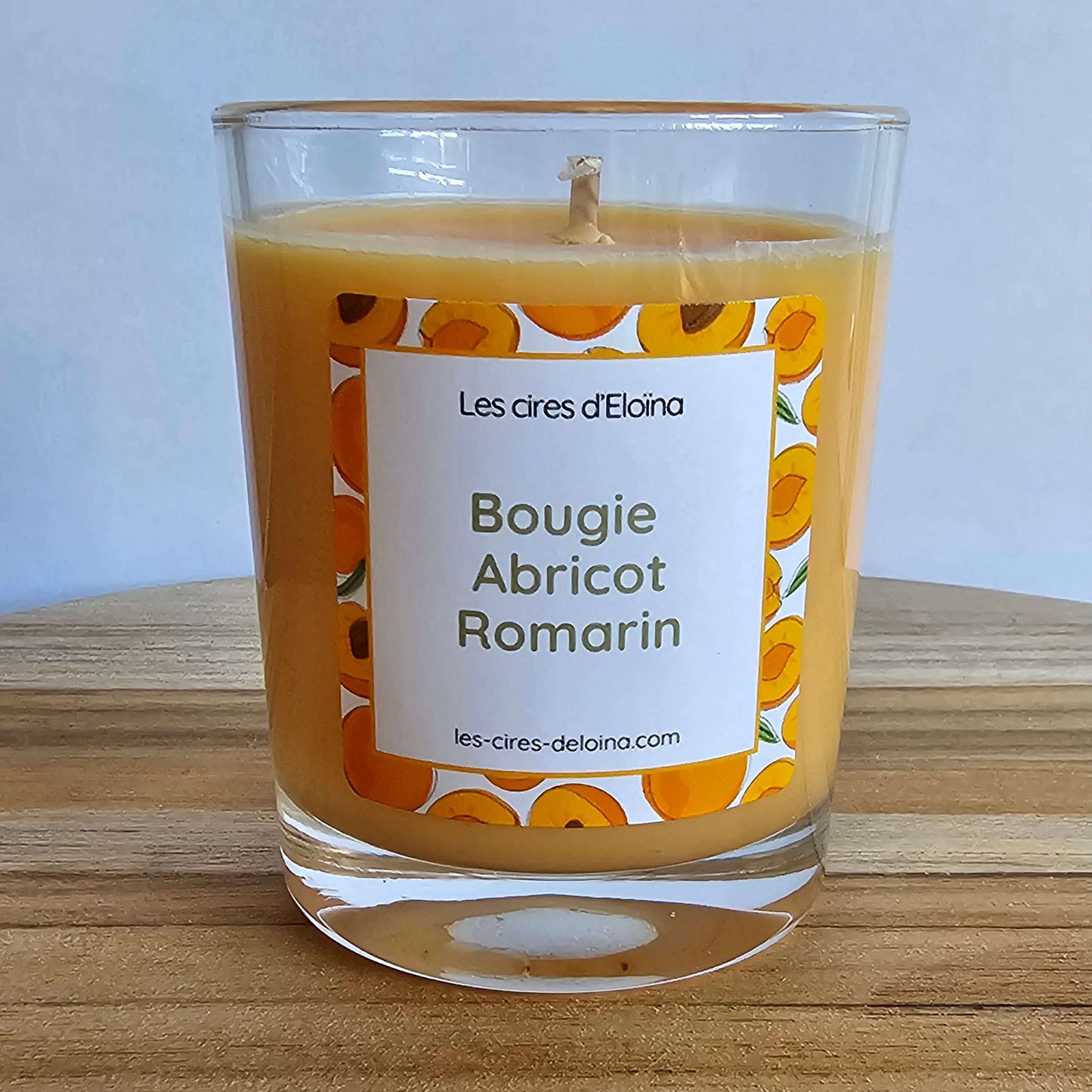 Bougie petit format abricot romarin vue de face